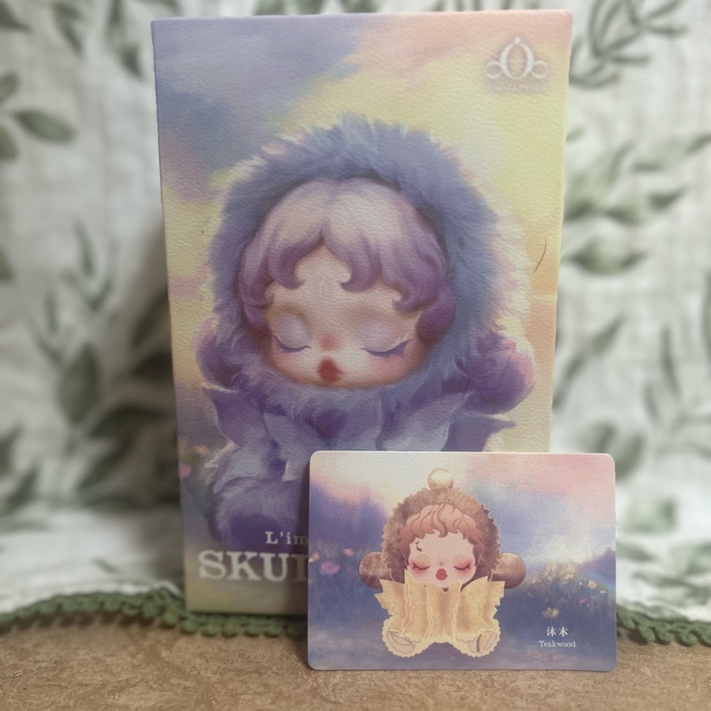 Dreamy Figure - Purple and Yellow